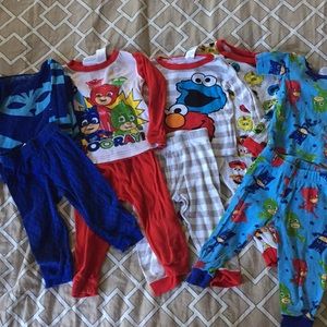 5 pairs of lovingly worn 2t pjs
